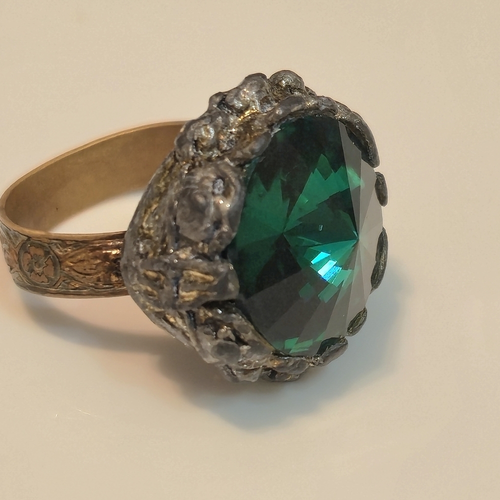 Vintage Modernist Emerald Green Glass Brutalist Statement Ring Adjustable - Picture 2 of 4
